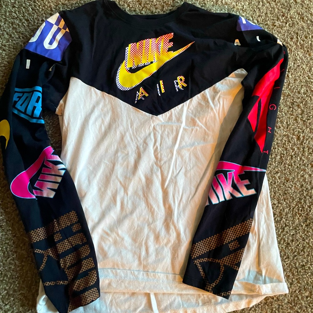 Nike Air Women’s L/S shirt